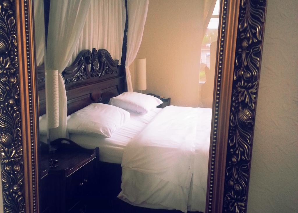 The Bank House Hotel Ютоксетер Екстер'єр фото